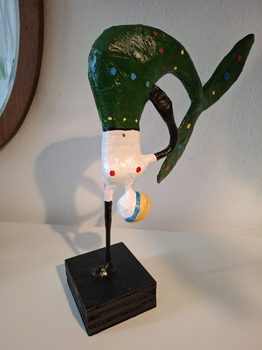 Bonette, 350€, Höhe mit Sockel 49cm